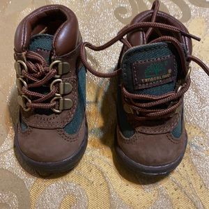 BRAND NEW Authentic Timberland
Toddler Anti-Fatigue Field Boot
Boy's size 5M
